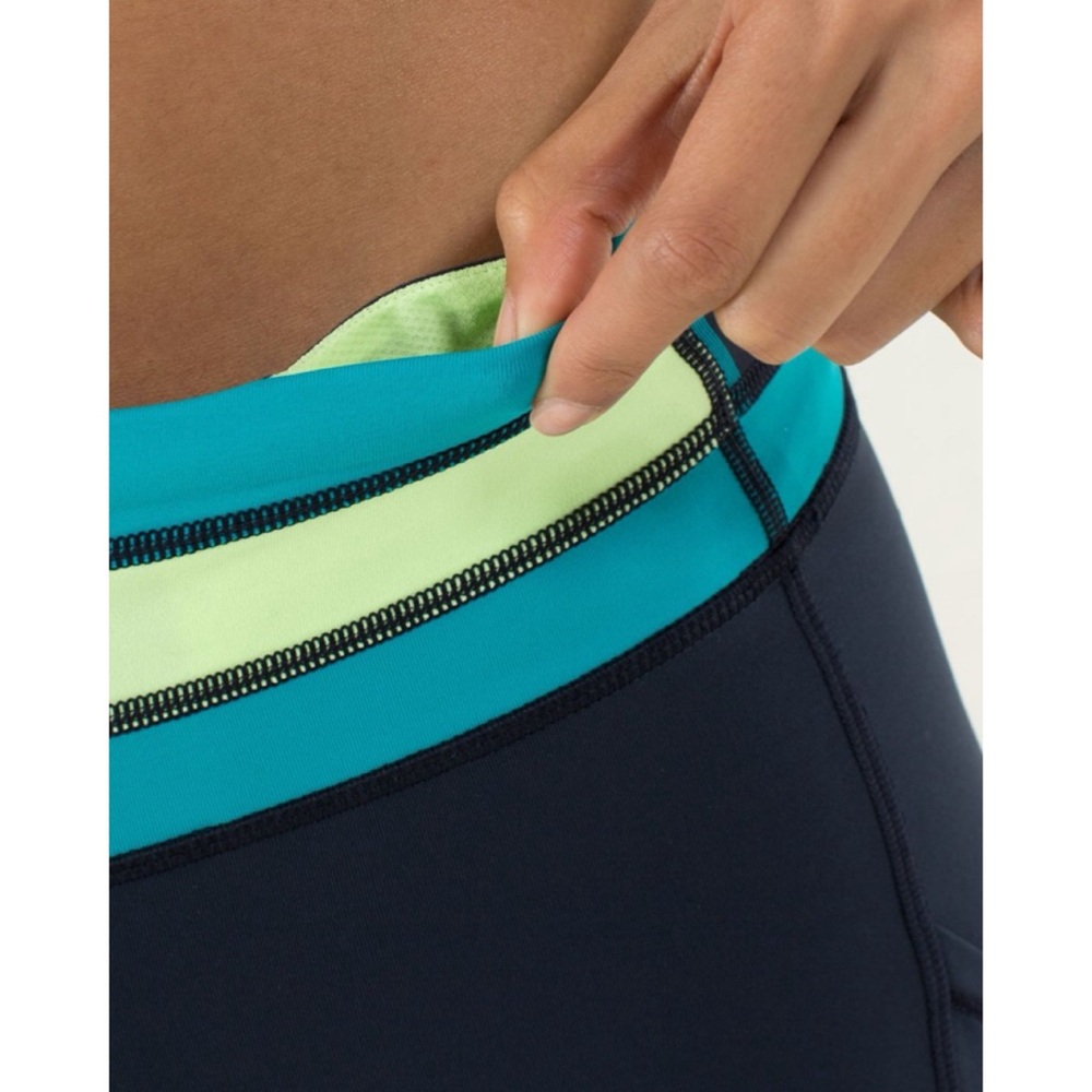 Lululemon Speed Tight *Brushed Interlock Inkwell / Quilt Winter 13-27 4 - Picture 5 of 10